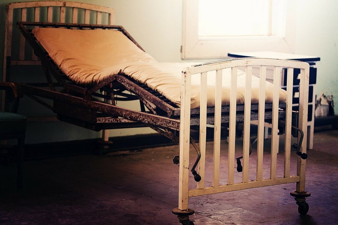 Benefits Of Choosing Bed Rails For Seniors