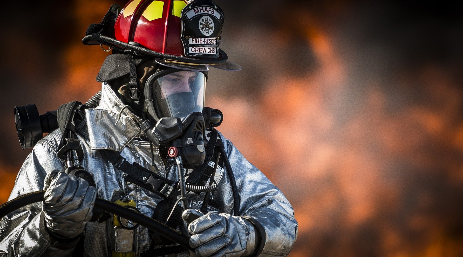 firefighter-752540_1920