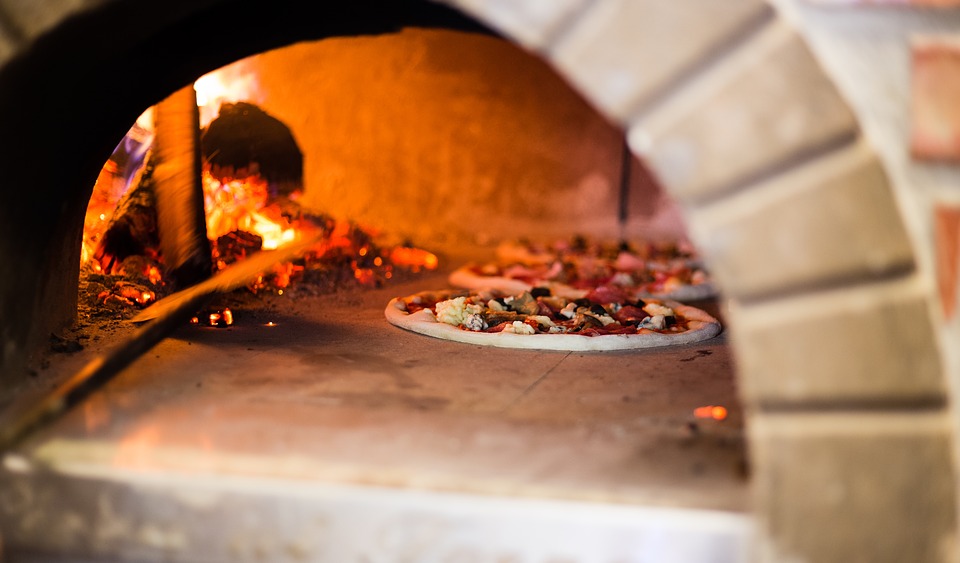 How To Choose The Best Commercial Pizza Oven