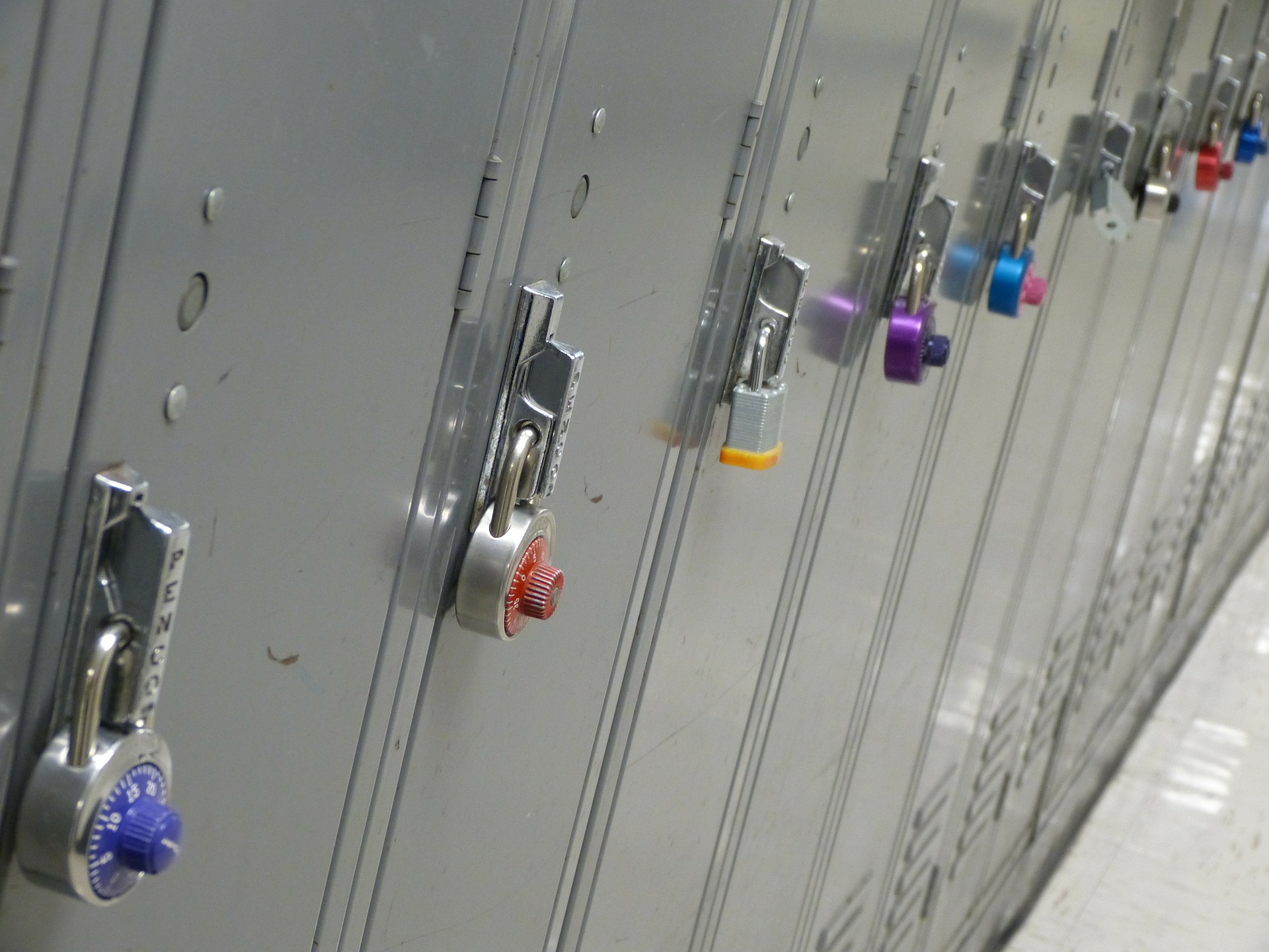 lockers-94959_1920