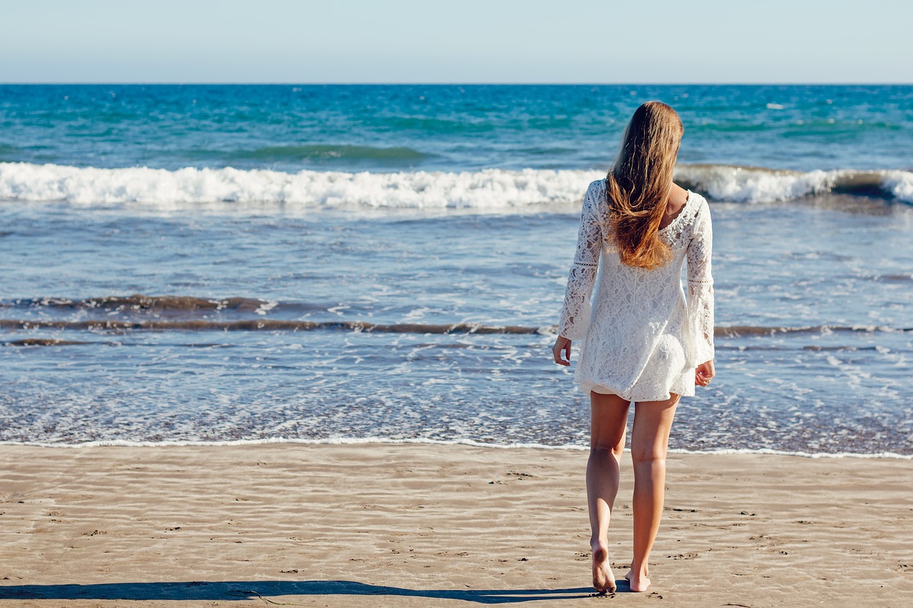 young-woman-1745159_1280