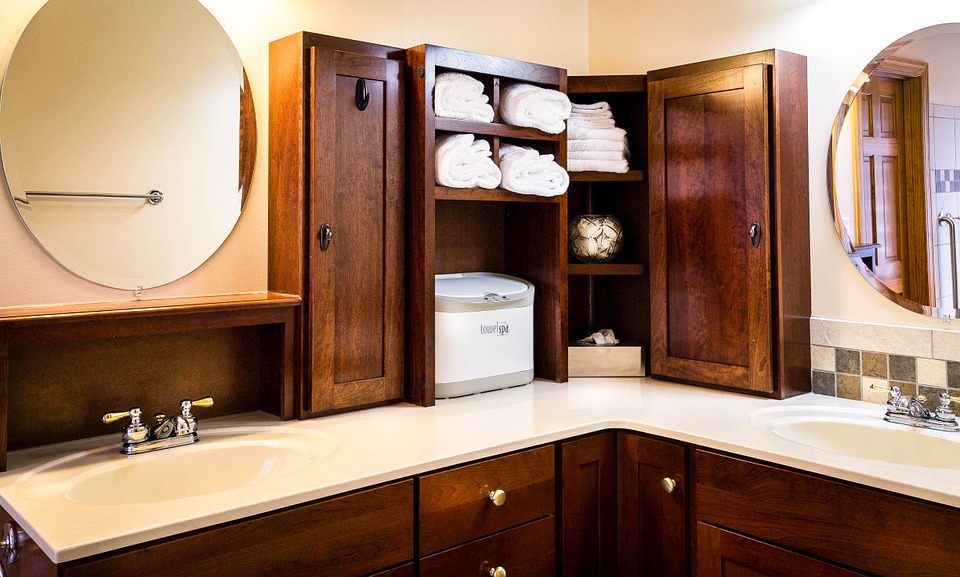 How One Can Store Items In The Bathroom To Avoid Clutter.