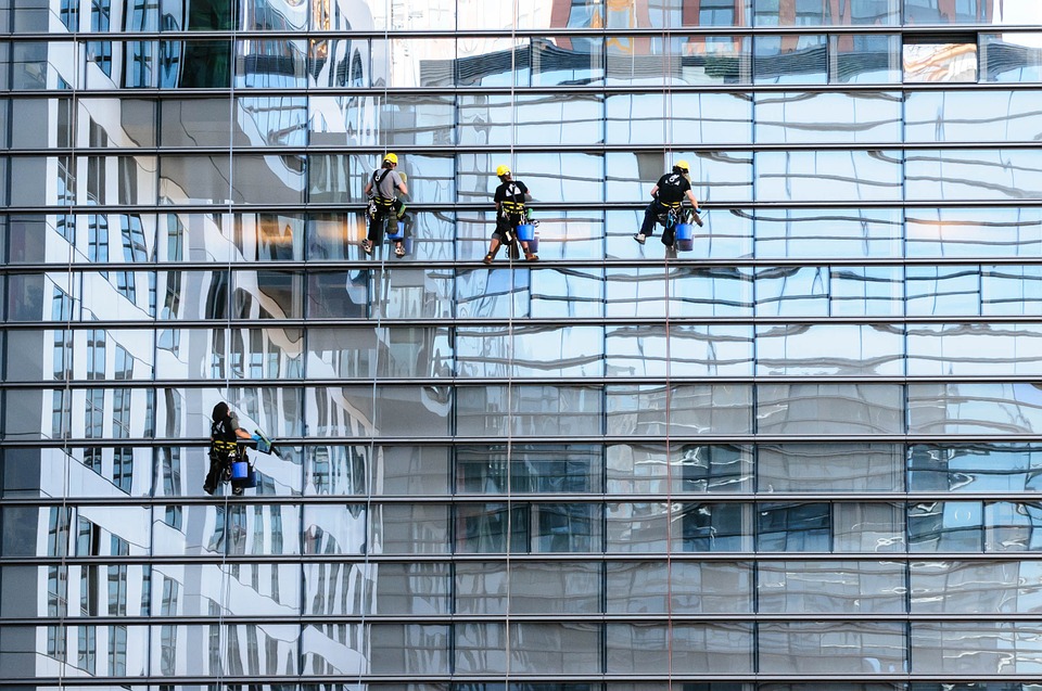 How To Choose The Right Window Cleaning Services
