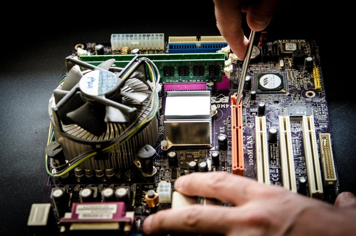 Why You Can’t Go Wrong With Laptop Repair Services
