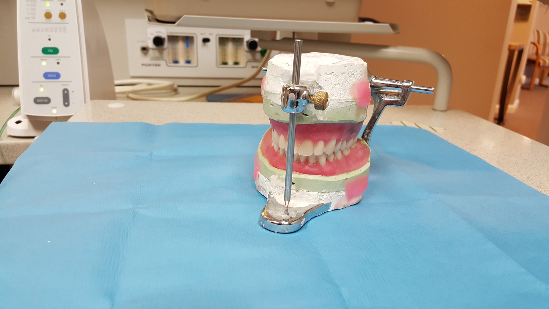 dentist-1012276_1920 (1)
