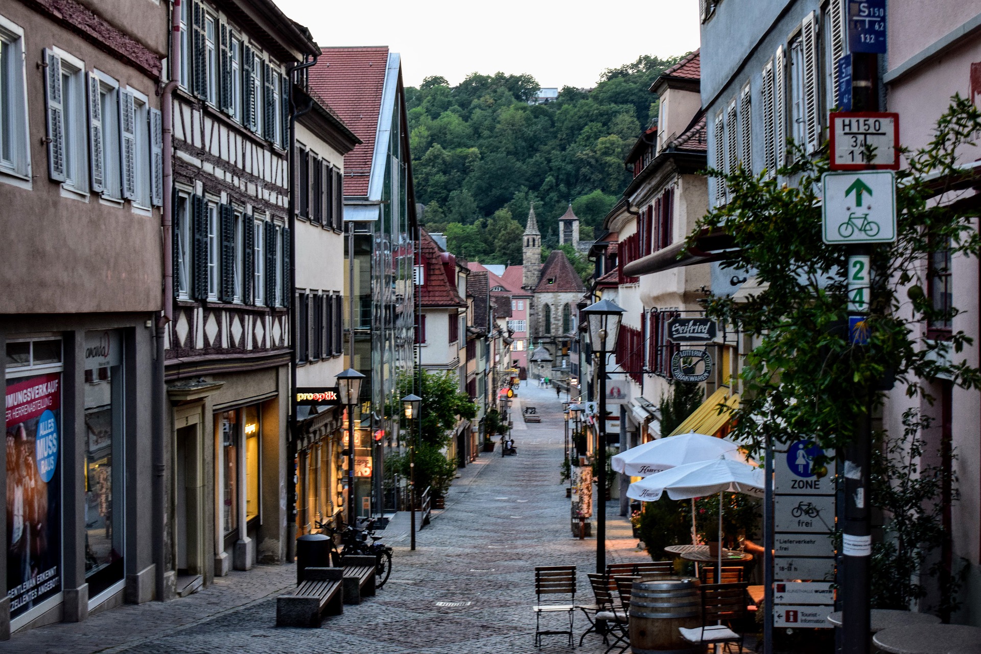 street-5932230_1920