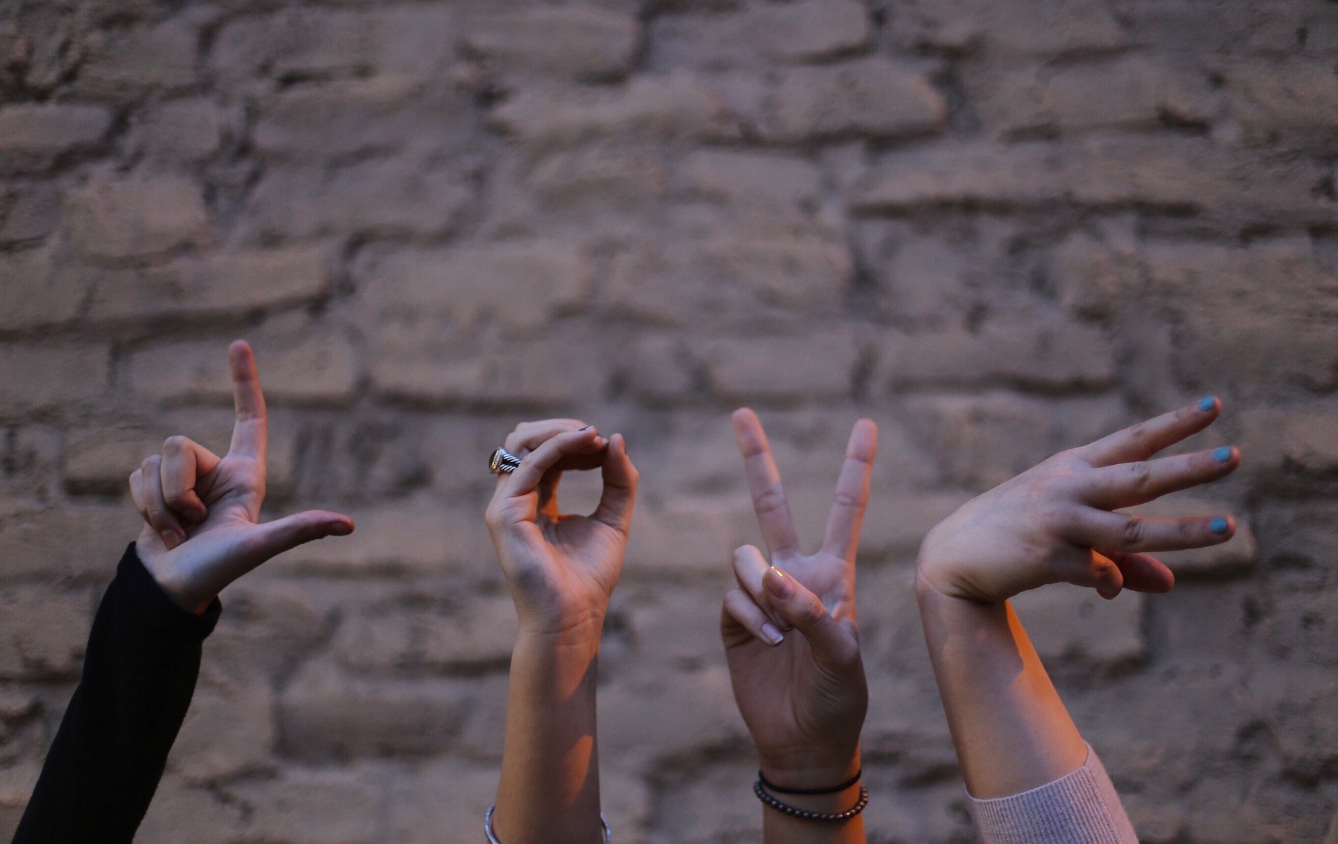 people-2608145_1920